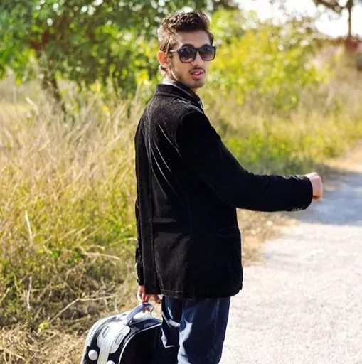 Profile picture of Hamza Ahmed